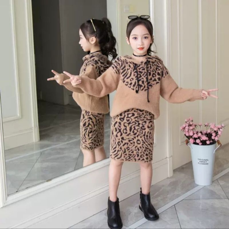 Set Rok Rajut Leopard Hoodie size 110 dan 130