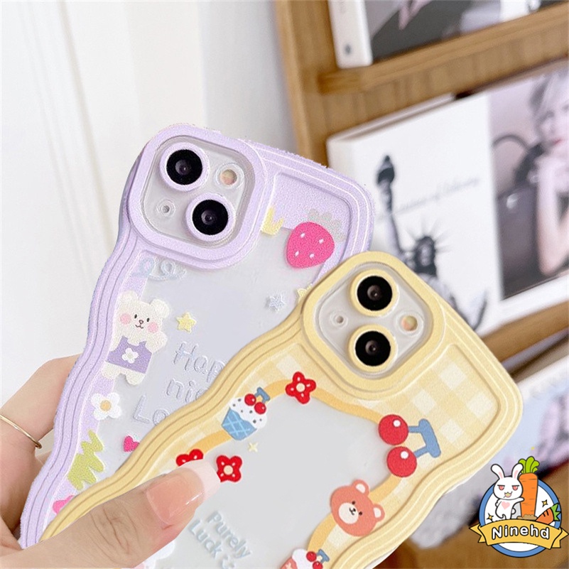 IPHONE Casing Kompatibel Untuk Iphone14 13 12 11 Pro Max X Xr Xs Max SE 8 7 6 6s Plus Fashion Wavy Frame Cream Bears Casing Ponsel Lensa Penuh Melindungi Shock Resistant Soft Case Cover Pelindung