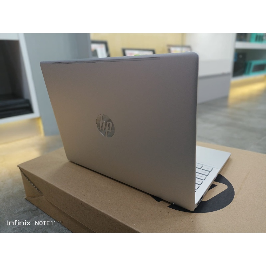 Laptop Terbaru Ringan HP Pavilion Plus 14 Intel i5 1240P 8GB 512GB IRIS XE 14 Inch 2K Backlite Fingerprint WIN11 Silver