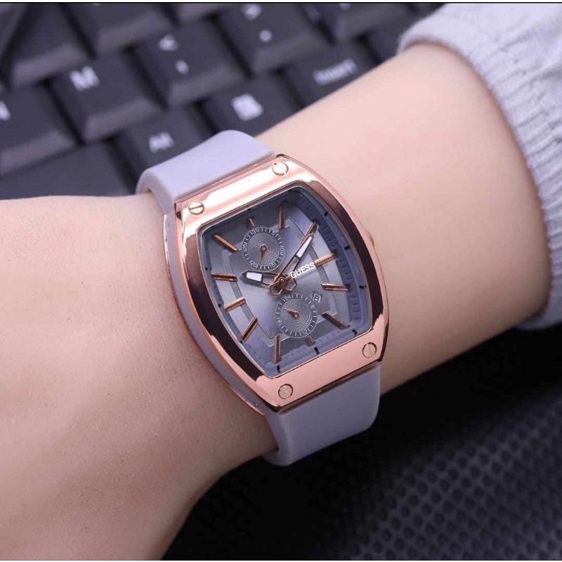 (Grosir)Jam Tangan Wanita Fashion Gues oval Crono Variasi Tanggal aktif Strap Rubber/Karet(Dikirim Jakarta Cod)