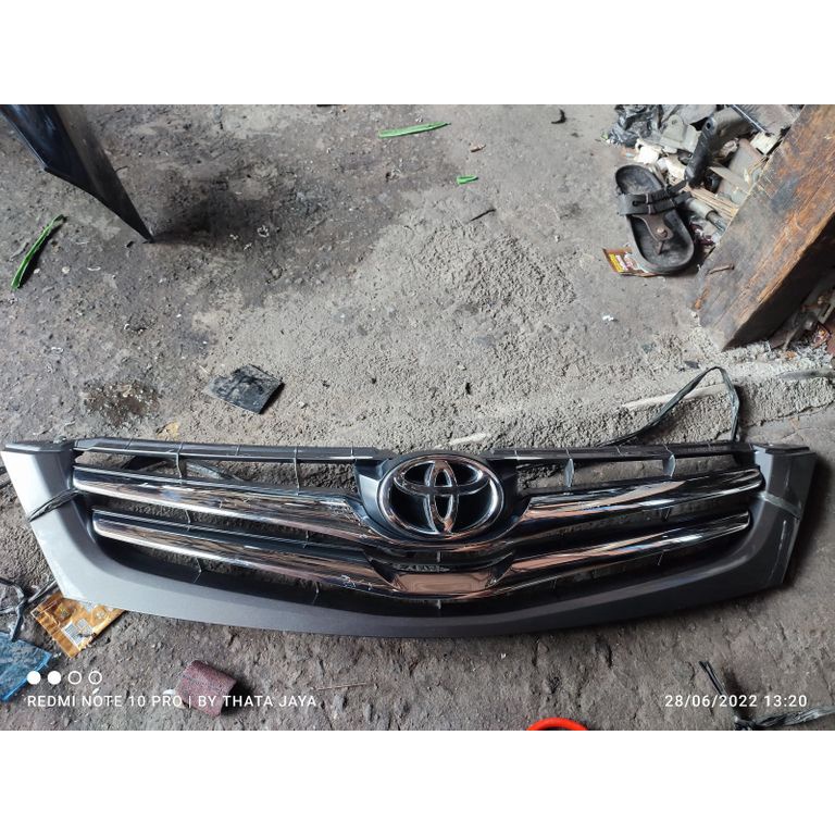 Upgrade Grill grille radiator innova 2010 2011 original