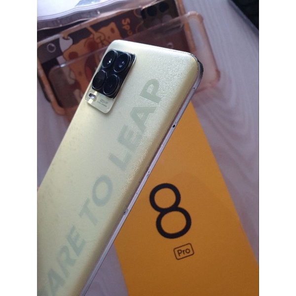 BEKAS REALME 8 PRO 8GB / 128GB - warna KUNING SECOND KOMPLIT BONUS