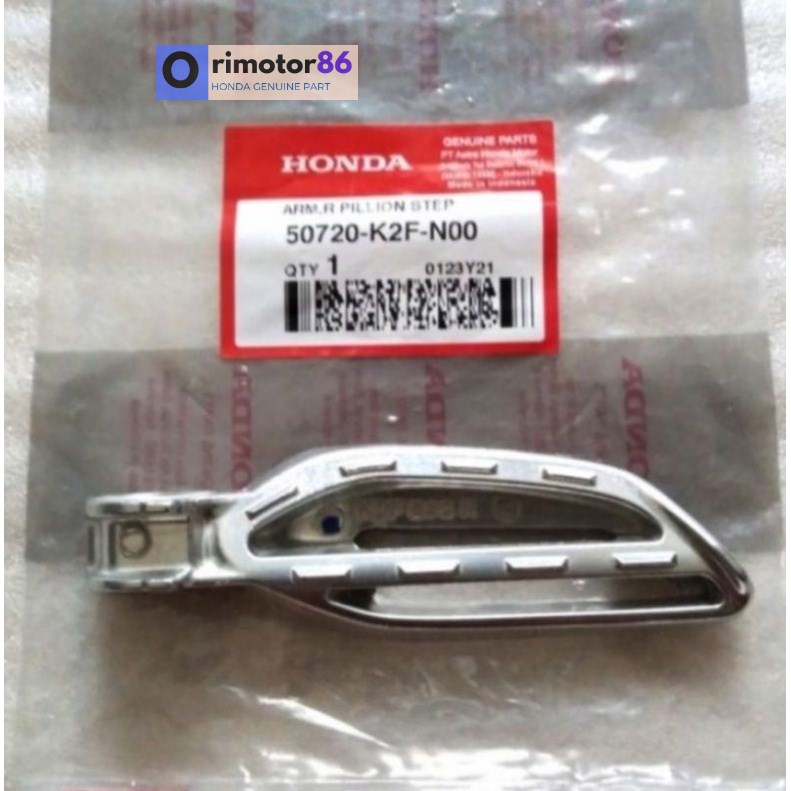 Step Belakang Kanan Honda Foot Step Belakang Sebelah Kanan Scoopy Step Kanan Scoopy 2021 Original AH