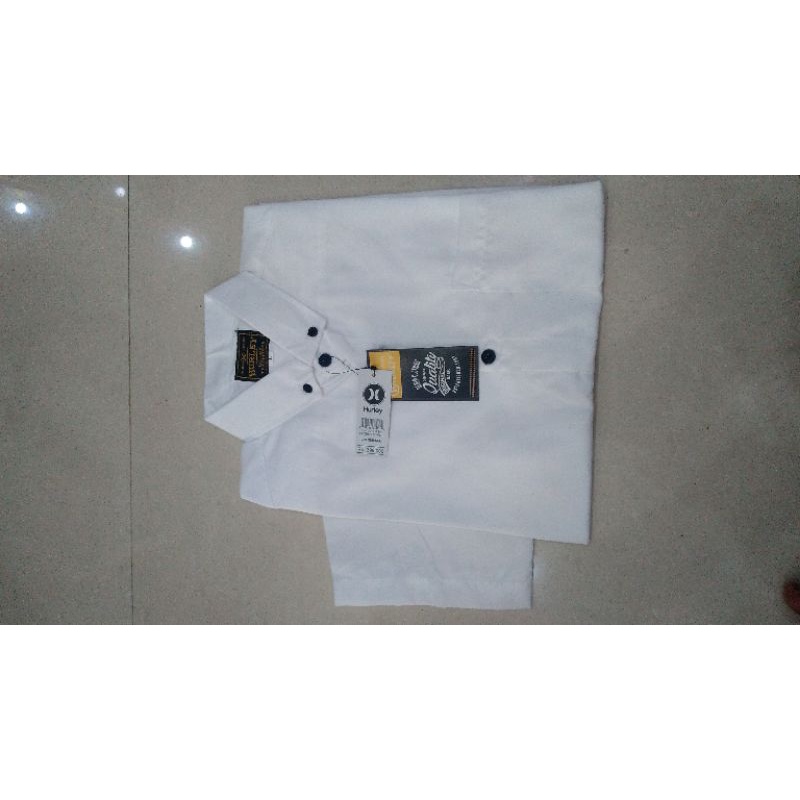 kemeja polos hurley lengan pendek putih ..untuk kantoran dan santai