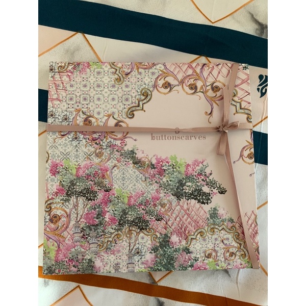 The Sevilla Square - Florecer