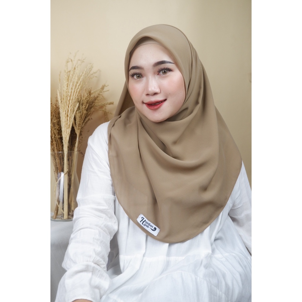 Hanhan Hijab - Segiempat Oval Inara Polos Ceruty Premium / Segi Empat Inara Malay