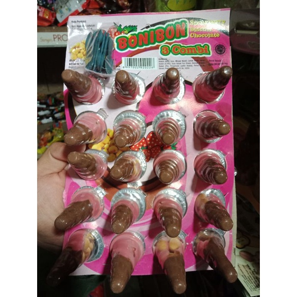 

Biskuit Strawberry Cokelat Bonibon 3 Combi 20pcs