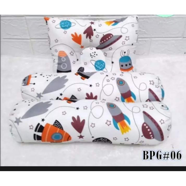 Bantal Guling Bayi Set 1 Bantal Peyang dan 2 Guling Bayi Motif Karakter