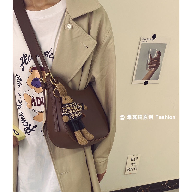 Red Serbaguna in Messenger tas wanita 2022 mode trendi baru retro ketiak tas Perancis tas pelana bahu minoritas