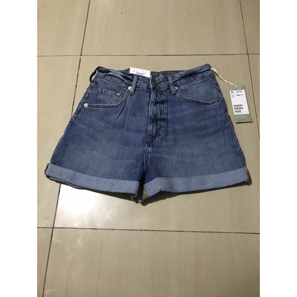 H&M Mom Shorts Ultra High Waist Denim / H.M Celana Jeans Pendek Wanita