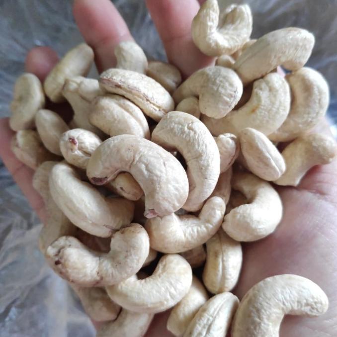 

Mente Mentah Istimewa 1Kg / Kacang Mente /Kacang Mede Sip