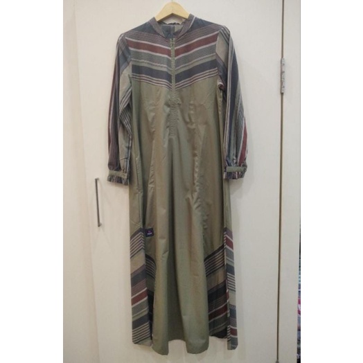 SARIMBIT MUTIF AKHTARINA OLIVE GREEN 2023 GAMIS AKHTARINA KOKO AKHTAR