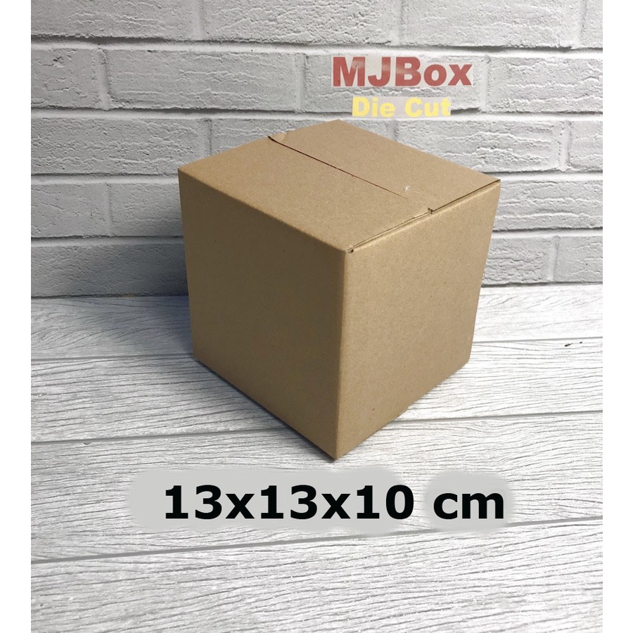 

Kotak kardus karton uk. 13x13x10 cm..........ST