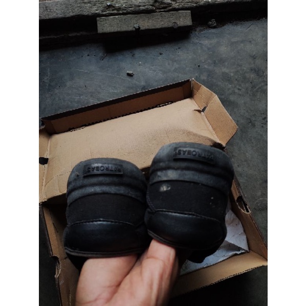 Sepatu murah original Patrobas Low Hitam Black Size 43 second bekas