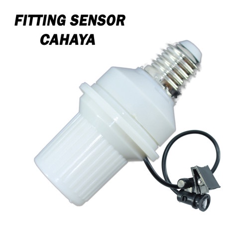 Fitting Sensor Lampu Agar Lampu Teras Rumah Menyala Ketika Matahari Sudah Terbenam / Sore