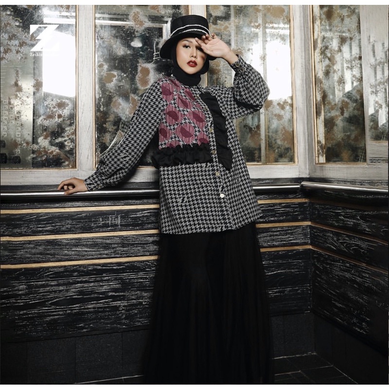 Betty Blouse by Zaskia Sungkar size L