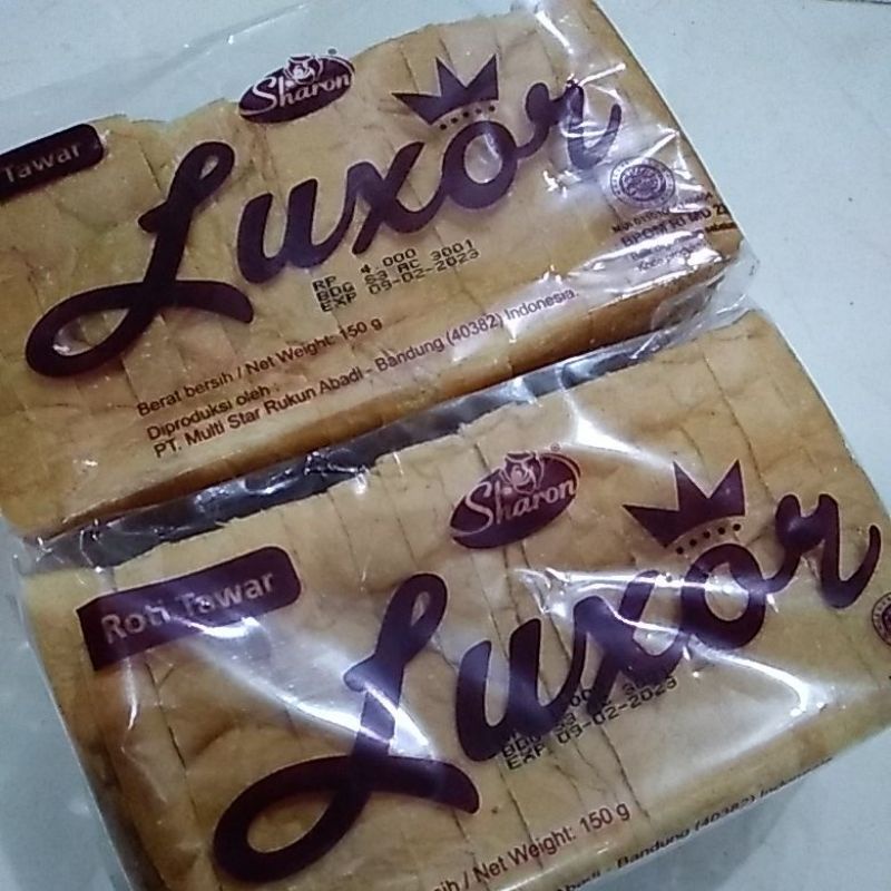 

BARU DAN SEGAR Roti Tawar Luxor Produksi Sharon 150gr (isi 16 lembar roti) 16x6x8 cm