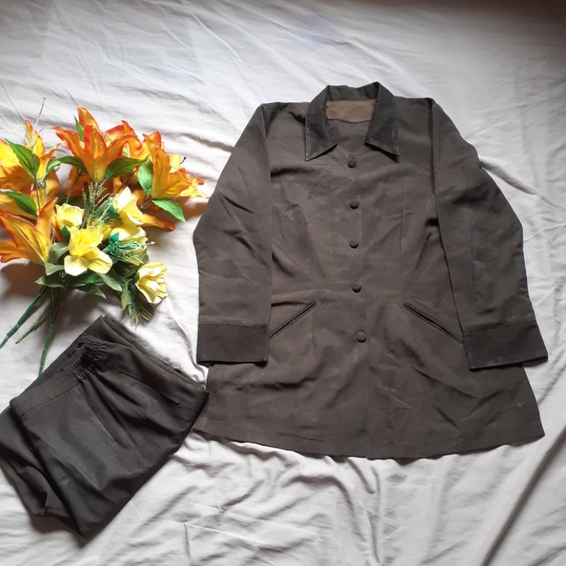 PRELOVED SET SERAGAM GURU / PDH GURU