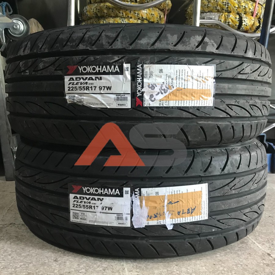 Ban Yokohama Advan Fleva V701 225 / 55 R 17 R17
