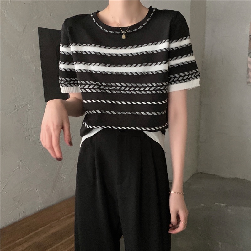 Kaos Rajut Lengan Pendek Wanita Striped T-shirt Knit Korean Style