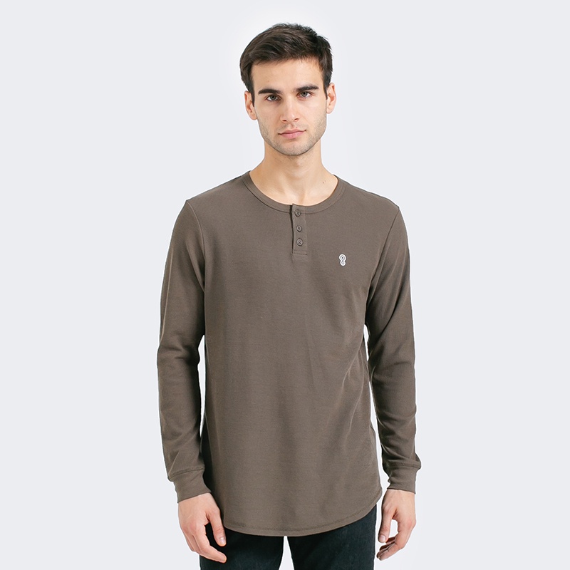 Greenlight Kaos Pria Lengan Panjang Polos Katun Tshirt Basic Half Kancing Pria Coklat 061222