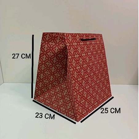 

Paperbag R10B Motif Batik Merah size 25 x 23 x 27 ( P x L x T) Tas Hajatan, Tas Kertas, Tas Songgong, Tas Souvenir