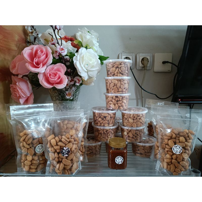 

Kue Biji Ketapang Khas Betawi