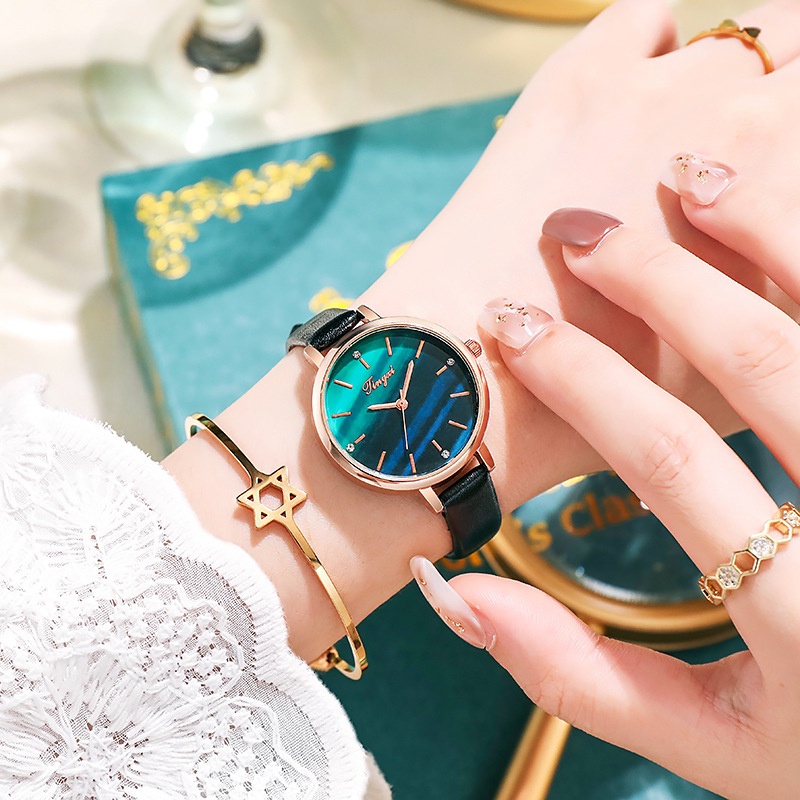 Jam Tangan Hijau Kecil Antik / Jam Tangan Wanita / Jam tangan fashion wanita