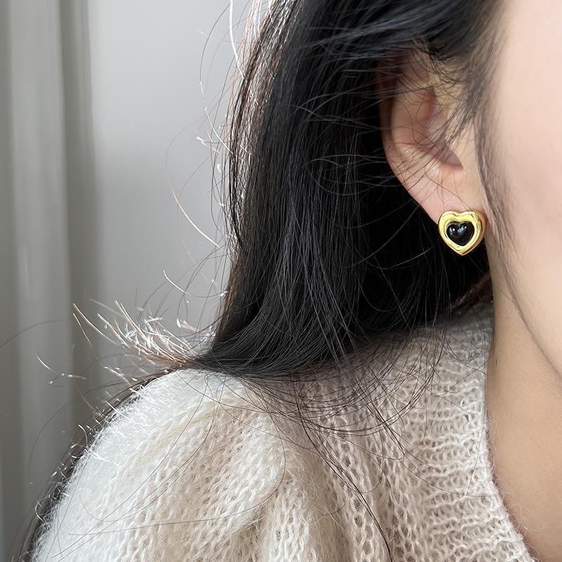 kalung titanium hitam anting hati hitam