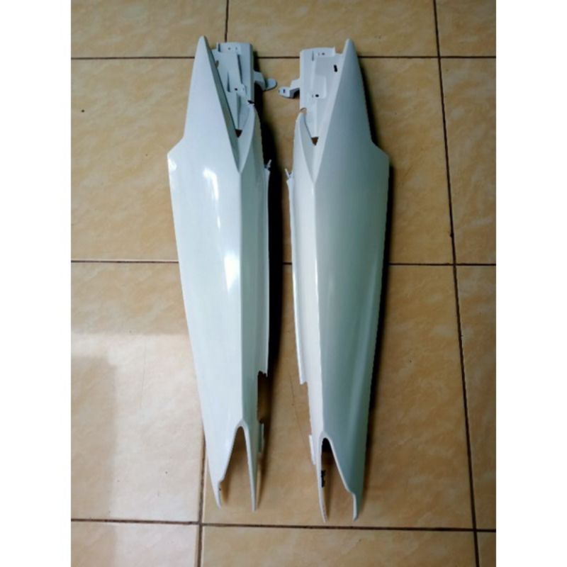 BODY BELAKANG KANAN KIRI JUPITER MX NEW PUTIH