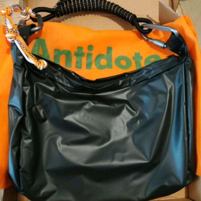 New PIETT shoulder bag Antidote.reseau - Cerise / Mugler | Antidote