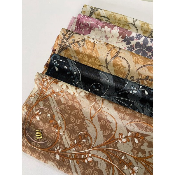Segiempat Luxury PrintBy Umama Scarf