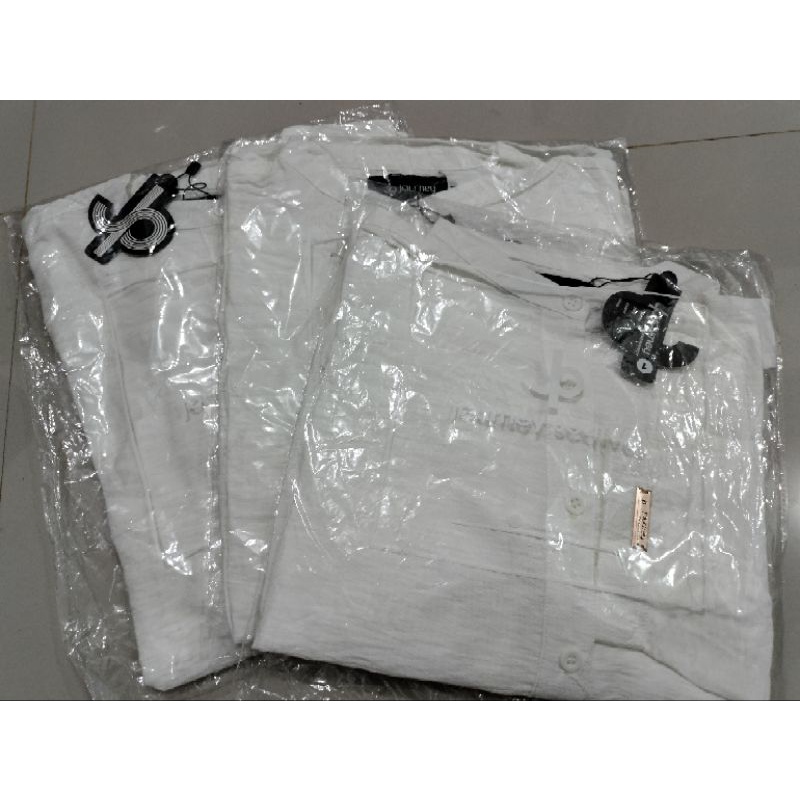 TOP ILONA BROKEN WHITE JOURNEY