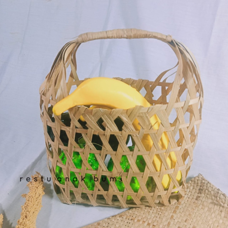 

(B001) Tas Snack Bambu S 14cm/Hadiah/Lamaran/Parcel Lebaran/Natal/Acara/Catering/Hampers/Hantaran/Makanan/Minuman/Keranjang Buah/Souvenir/Wadah Serbaguna/Basket/Craft/Fruit Box/Sembako/Teh/Gula/Beras/Telur/Seserahan/Kado/Gift