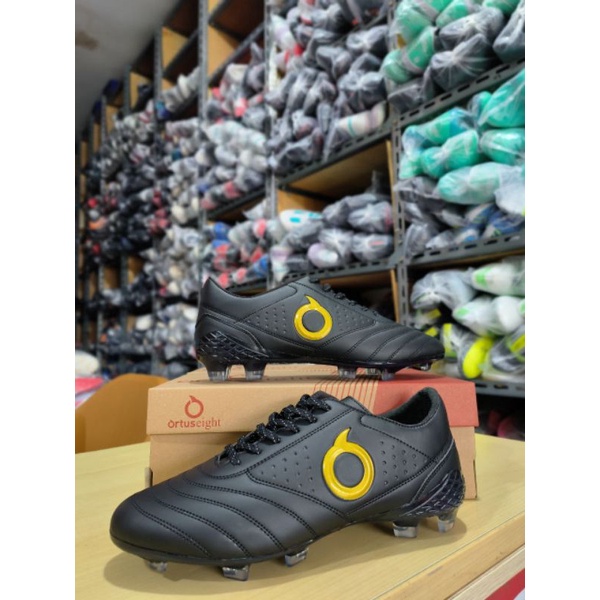 Sepatu bola ortuseight Forte savage terbaru