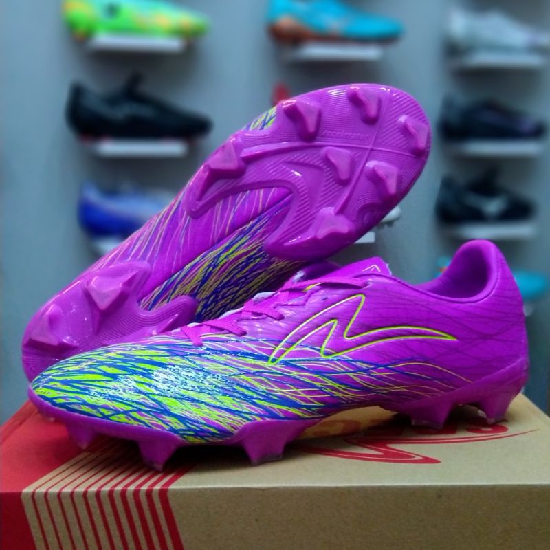Specs Accelerator Alpha Nerve Pro FG ungu
