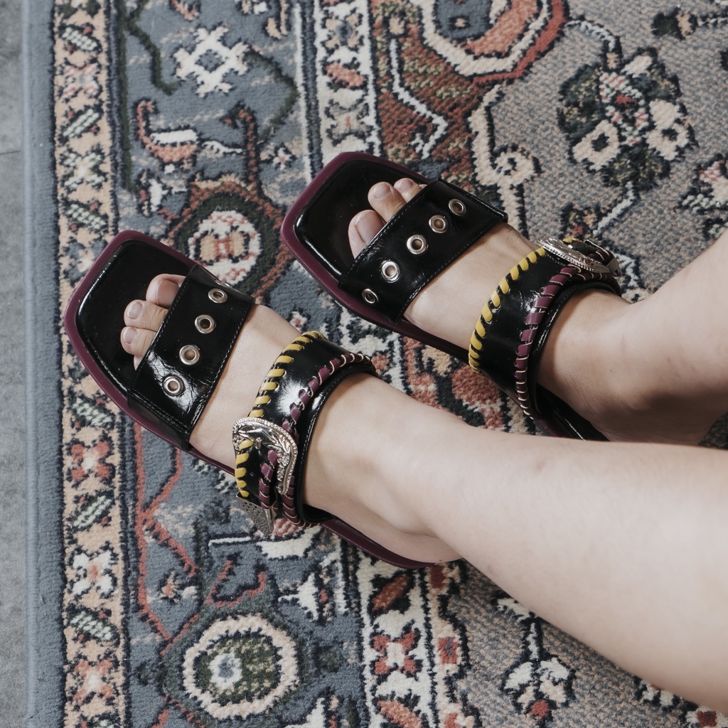 Dianable - Grande Flat Sandals (Black - Yellow)