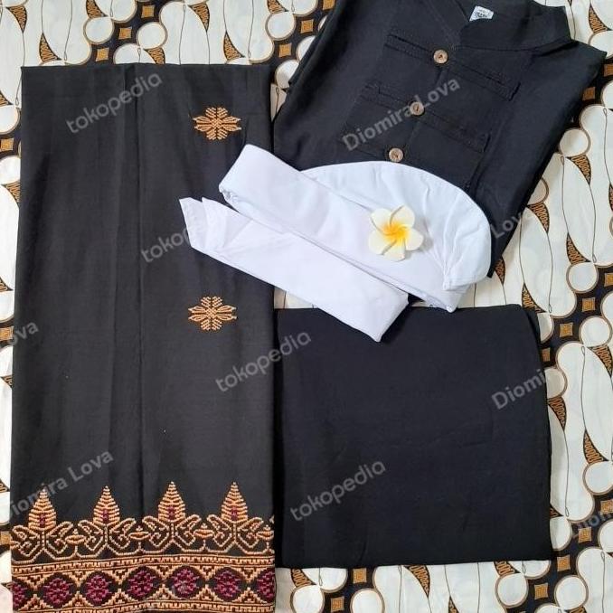 Setelan Baju Adat Pria Bali Kamen Saput Udeng Baju Koko
