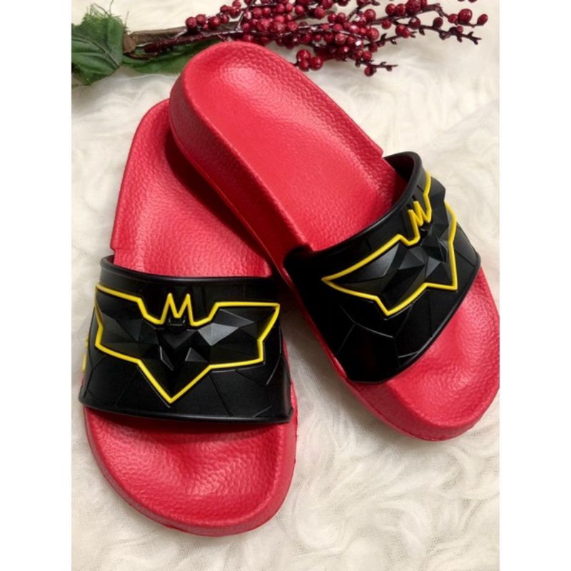 Sandal Slop Porto Anak Cowok Motif Batman Sandal Anak Cowok Lucu Sandal Slop Anak Cowok Santai Sandal Anak Cowok Nyaman Dipakai Sehari Hari Sandal Anak Cowok Batman Sandal Anak Cowok Nggak Licin Sendal Slop Anak Cowok Motif Batman