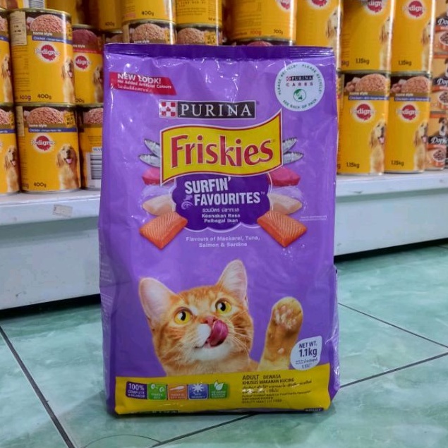 Friskies Surfin Turfin Adult Freshpack 1,1kg - makanan kucing dewasa