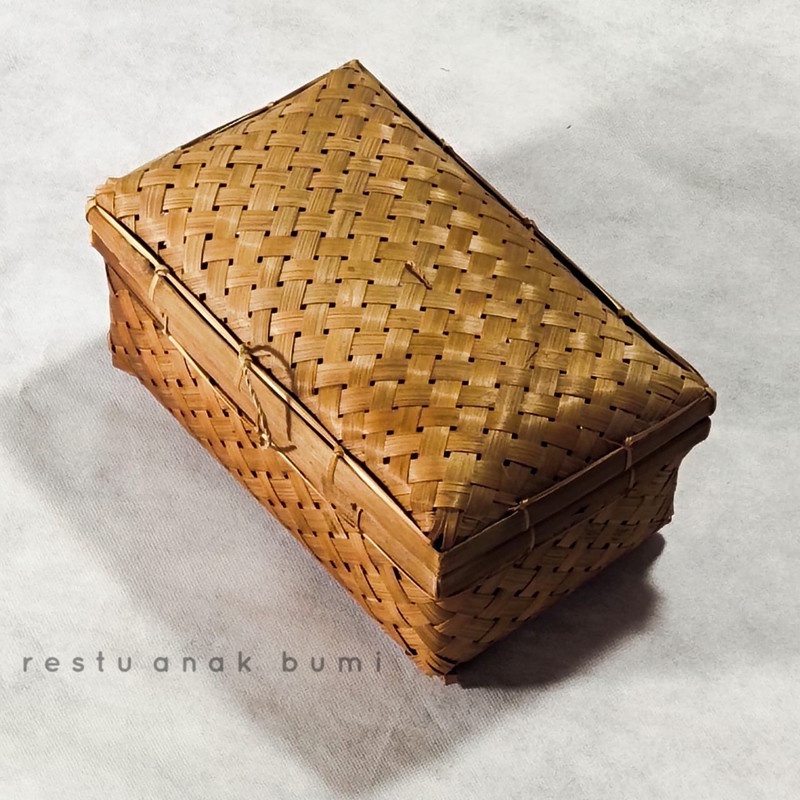 

Wadah seserahan 26cm/Hadiah/Lamaran/Parcel Lebaran/Natal/Imlek/Catering/Souvenir/Wadah Serbaguna/Basket/Craft/Fruit Box/Sembako/Teh/Gula/Beras/Telur/Kado/Gift/Hampers/Hantaran/Makanan/Minuman/Keranjang Buah