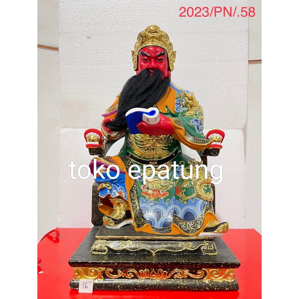 patung kwan kung / kwan kong / guan yu baca buku kayu 16 inch