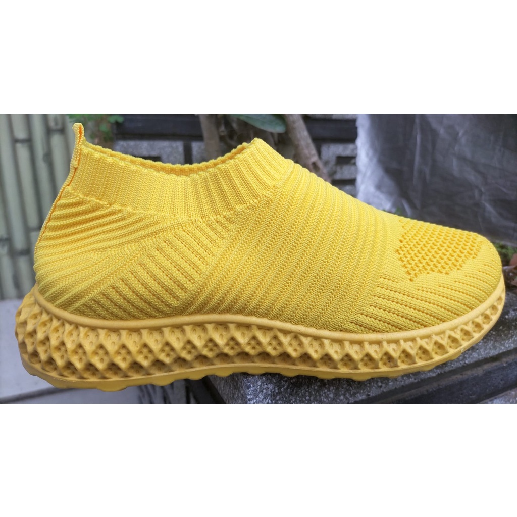 BELI 4 GRATIS 1 sepatu fashion import kdm ori