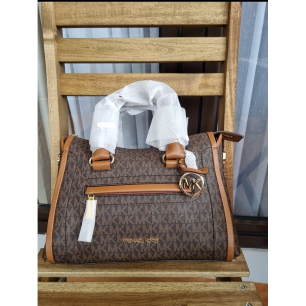 Michael Kors Carine Medium