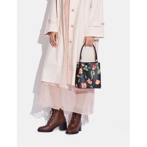 Coach Small Town Bucket Bag With Dreamy Land Floral Print (C8611)