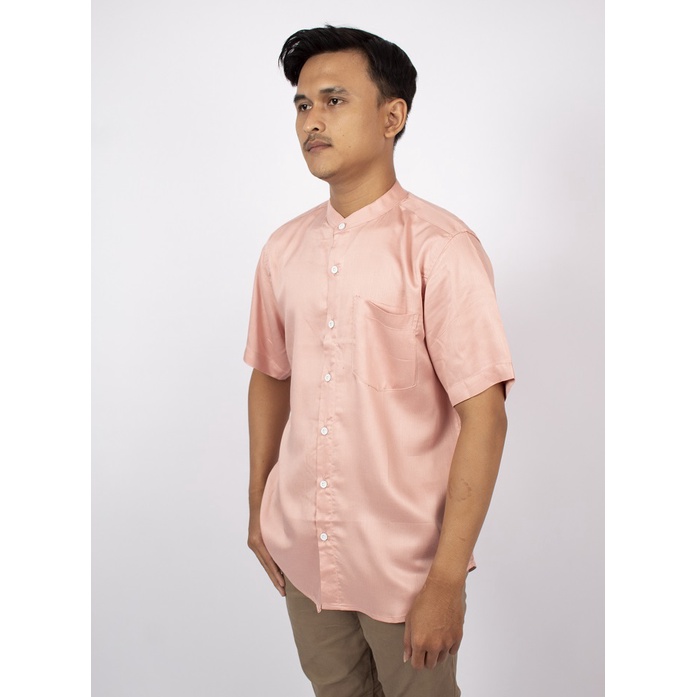 HIPNOP Kanva Blush Kemeja Polos Pria Lengan Pendek