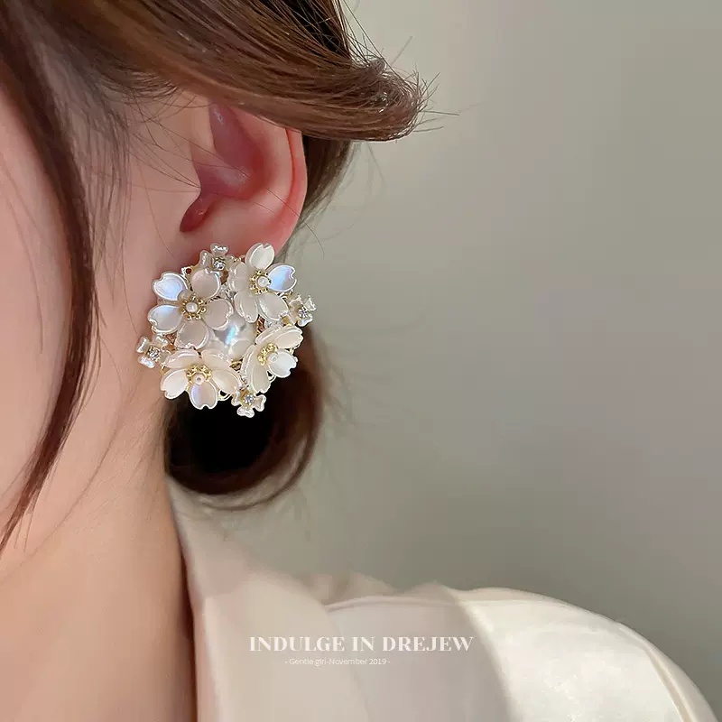 Anting Mutiara Bunga Korea Anting Daisy Putih Suasana Manis Berlebihan Dekorasi Telinga