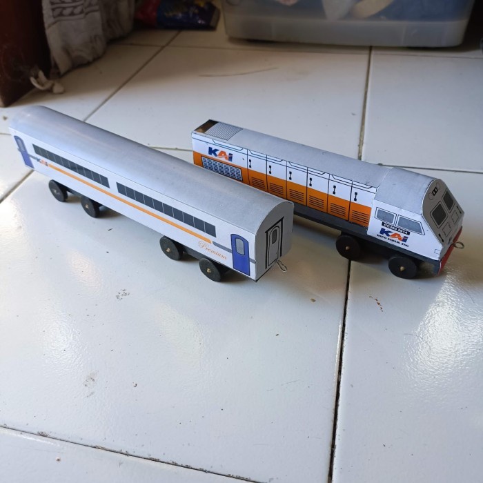 Mainan Kereta Anak KAI Lokomotif CC 203 & Gerbong