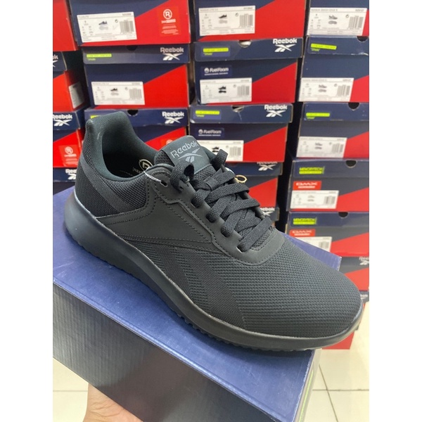 Sepatu pria / Reebok
