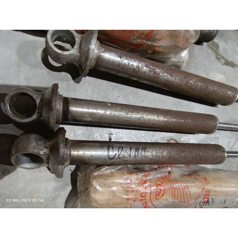 as shock belakang tabung shock skok belakang cb100 orisinil baru